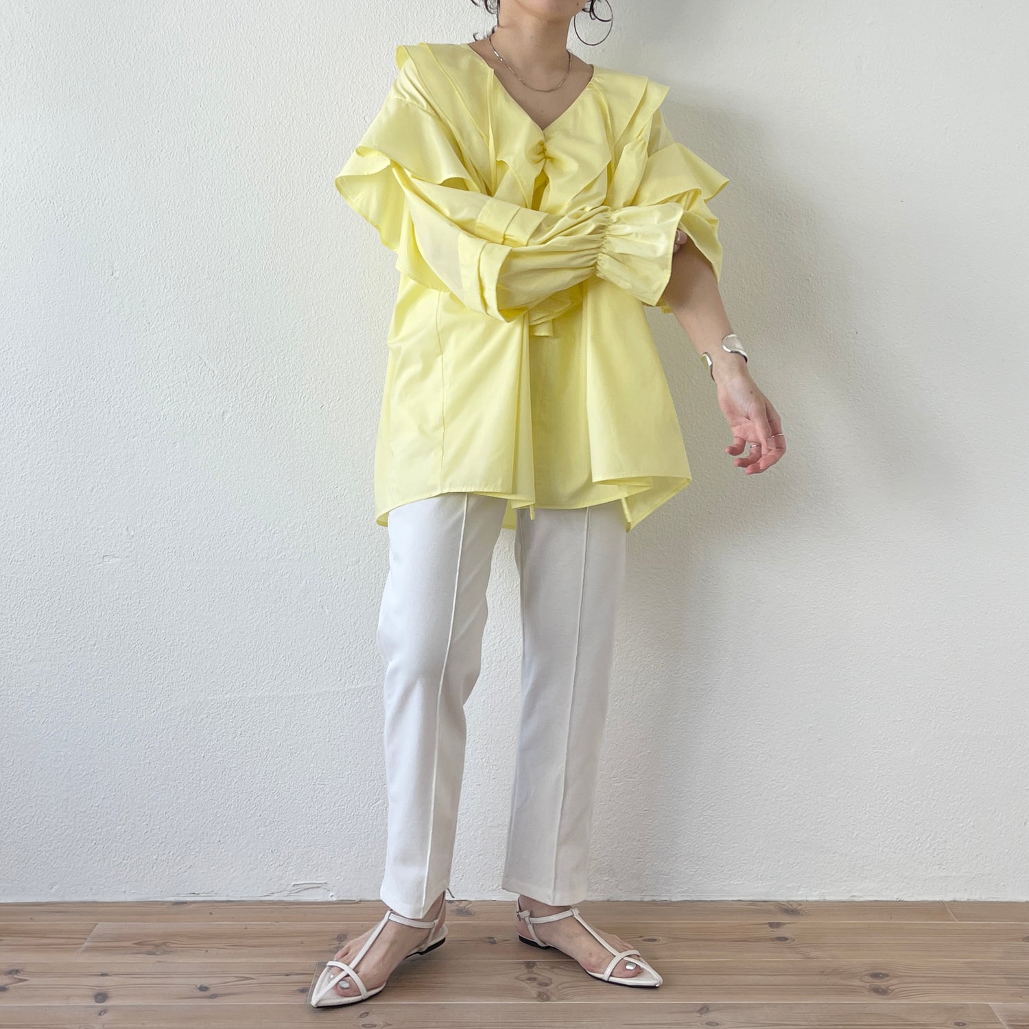 big collar frill blouse / light yellow