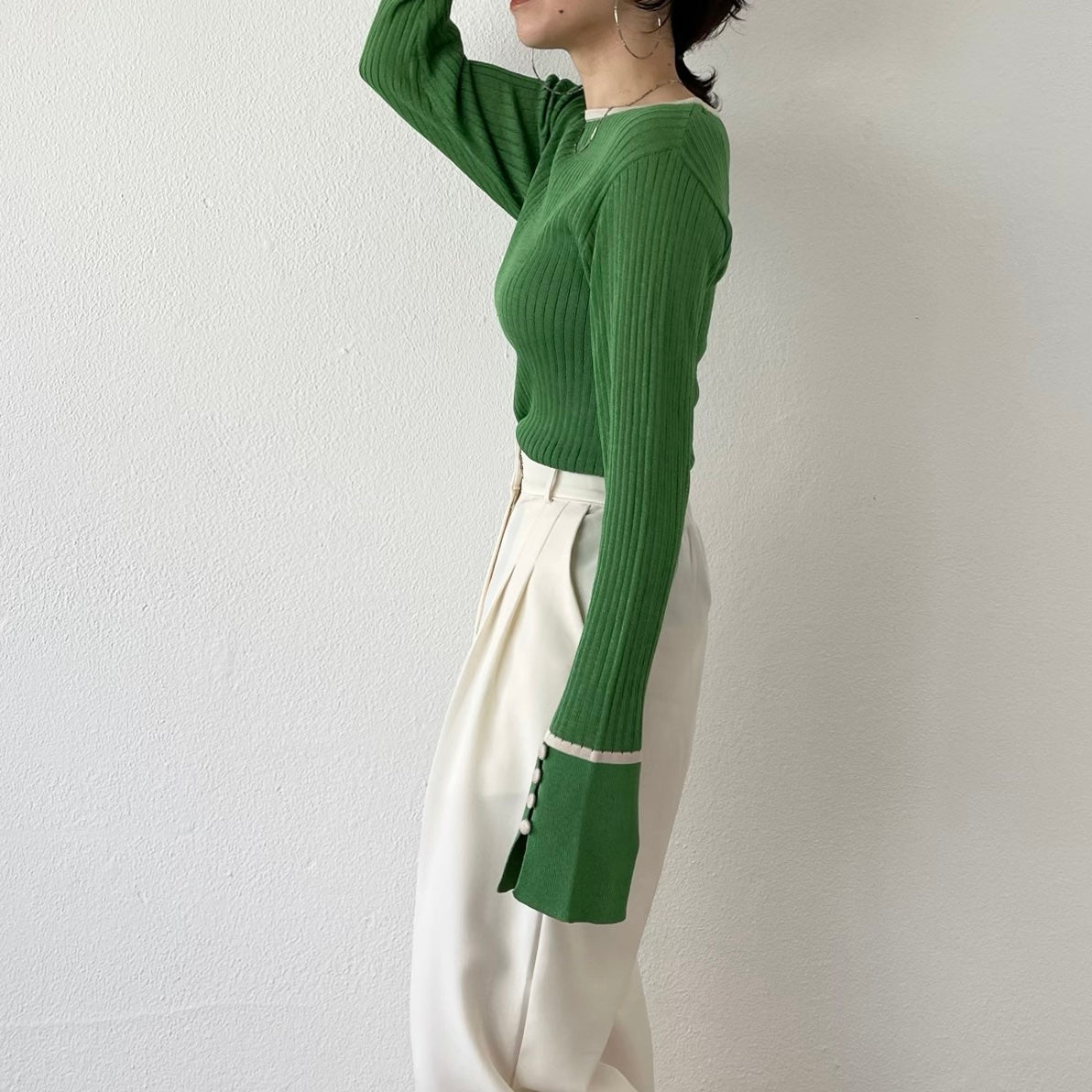 flare sleeve linen like knit po / green