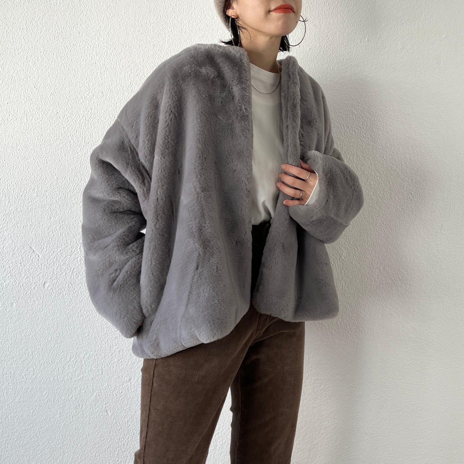 over size no collar fur coat / gray