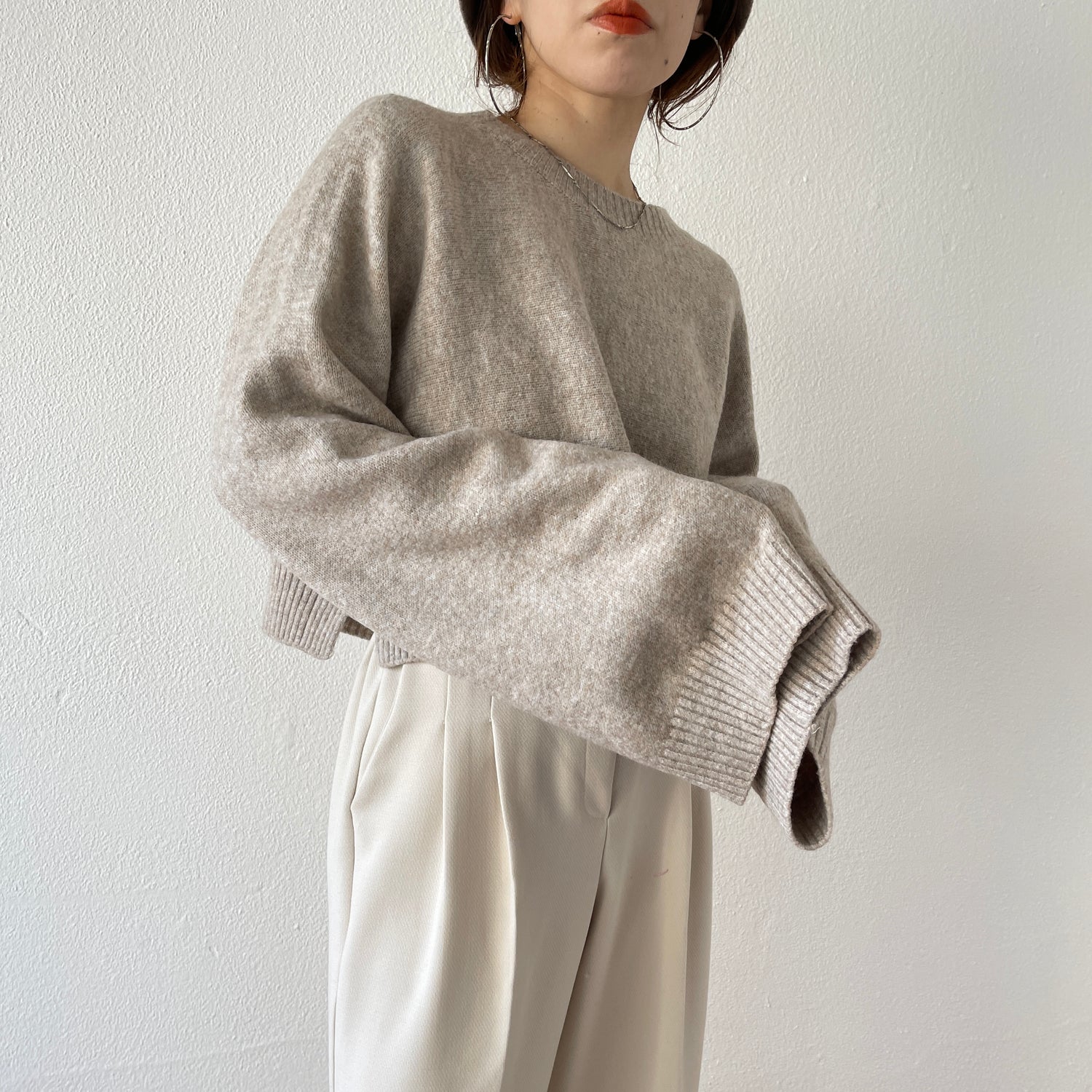 wide sleeve short knit / beige